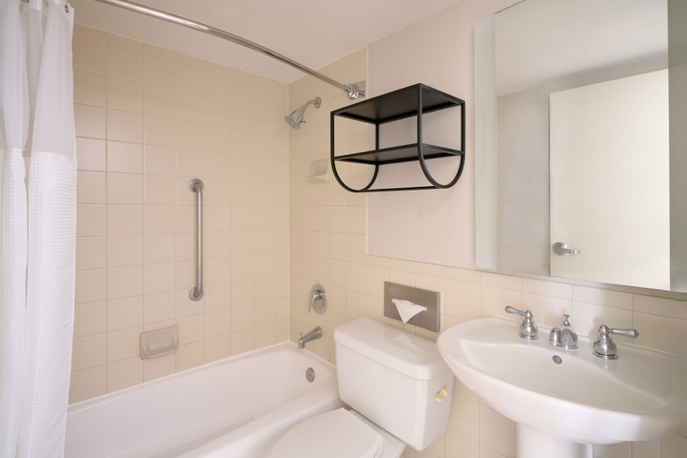 Bathroom 3, Hotel Rendale Washington DC, Washington D.C.
