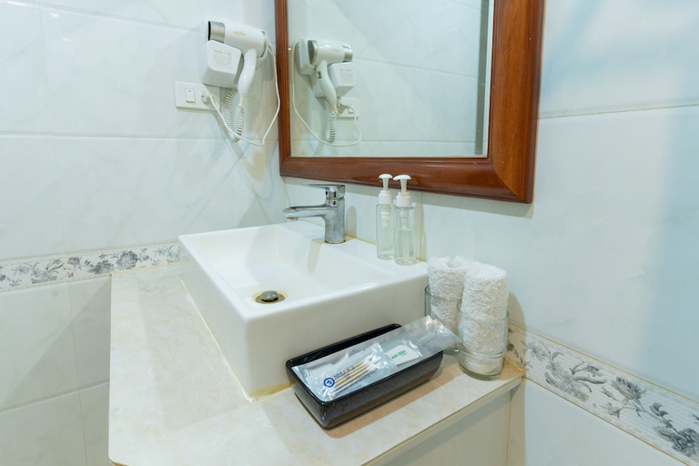 Bathroom 5, Hotel Nhu Y 2, Ho Chi Minh City