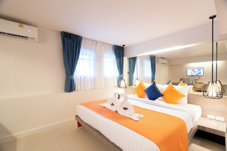 bedroom 13