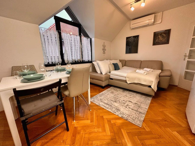 Room 4, Charming City Loft Apartment With Free Parking, Ljubljana