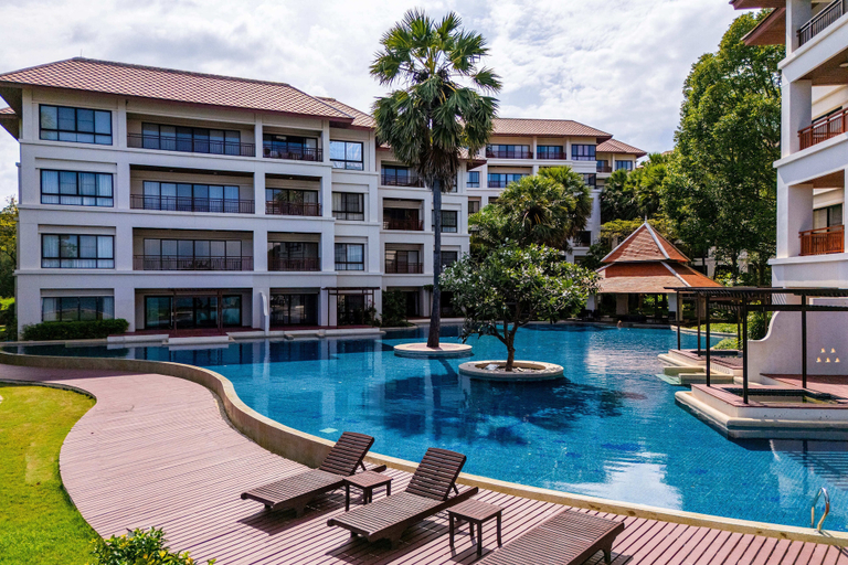 Pool 4, 4 Bed Beachfront Condo SP43, Pran Buri
