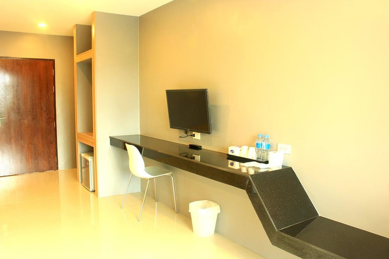 Others 5, Punfun Apartment, Thung Song