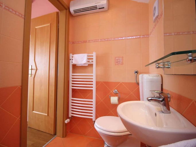 Bathroom 4, Apartments Butković, Novi Vinodolski