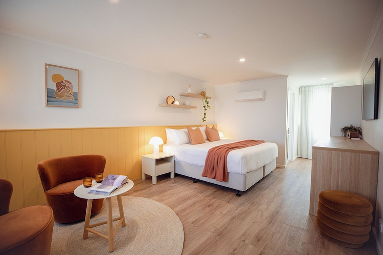 Bedroom 2, Sunnymead Hotel, Surf Coast - West