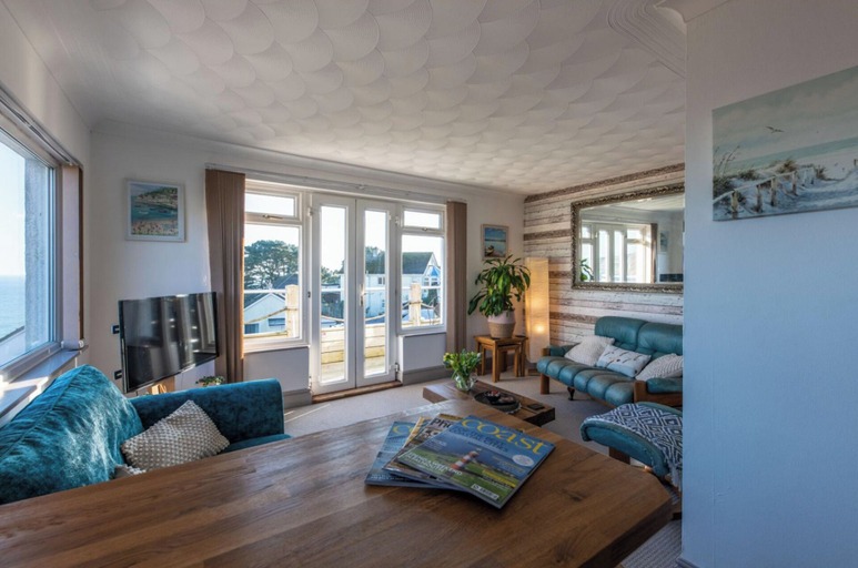 Others 2, 1 Bed Flat - Sleeps 2 - Pets - Balcony - Parking, Cornwall