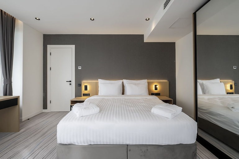 Bedroom 2, The Grandeur Hotel, Batumi