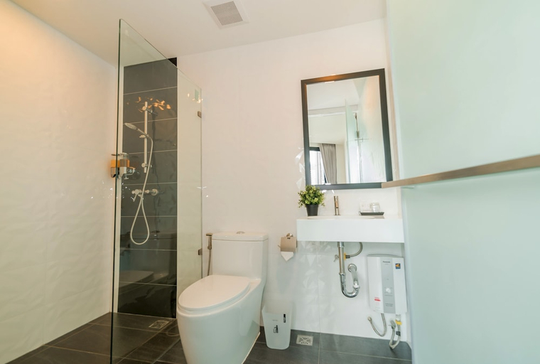 Bathroom 5, Pause and Play Hotel, Muang Chiang Mai