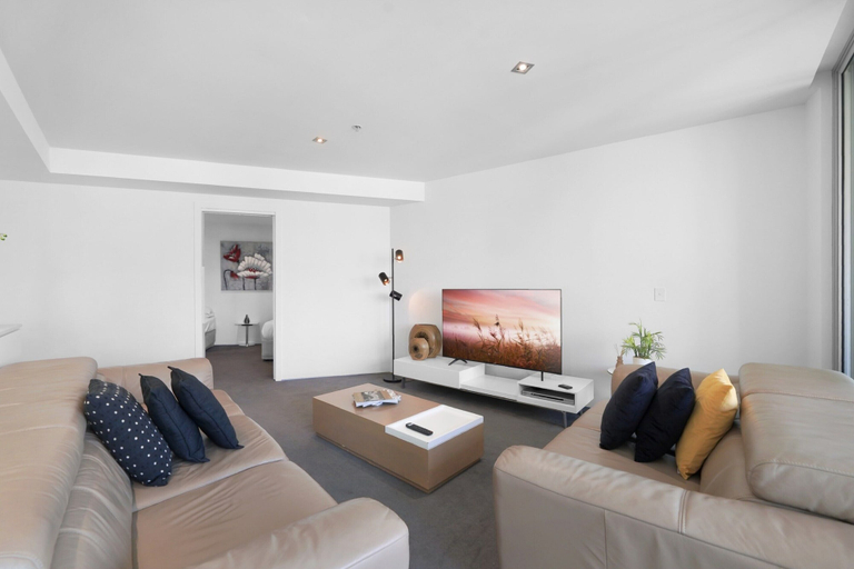 Living area 4, Scenic 2-bed With Pool, Gym, Gold Coast