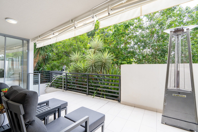 Balcony 5, Best Location 2-bed With Gym, Pool 7-min From CBD, Spring Hill