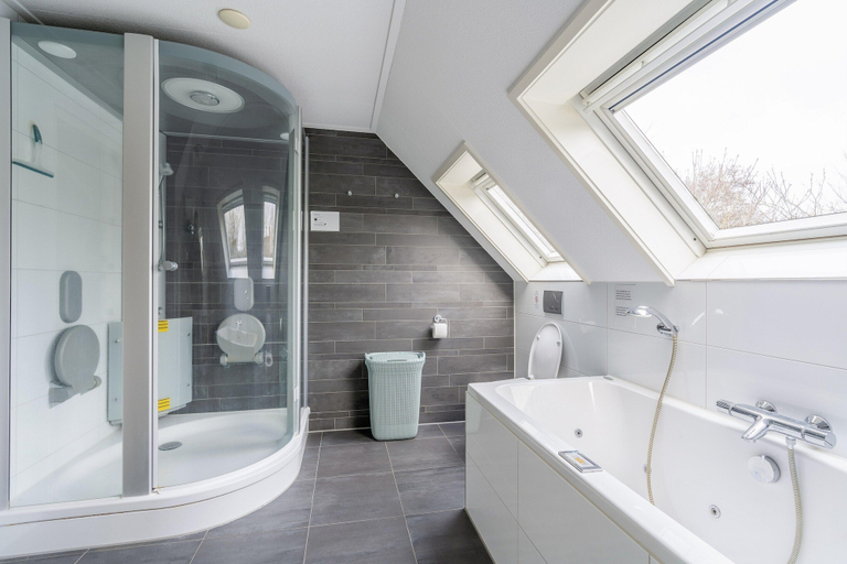Bathroom 2, Charming Villa Situated on the Water, Texel