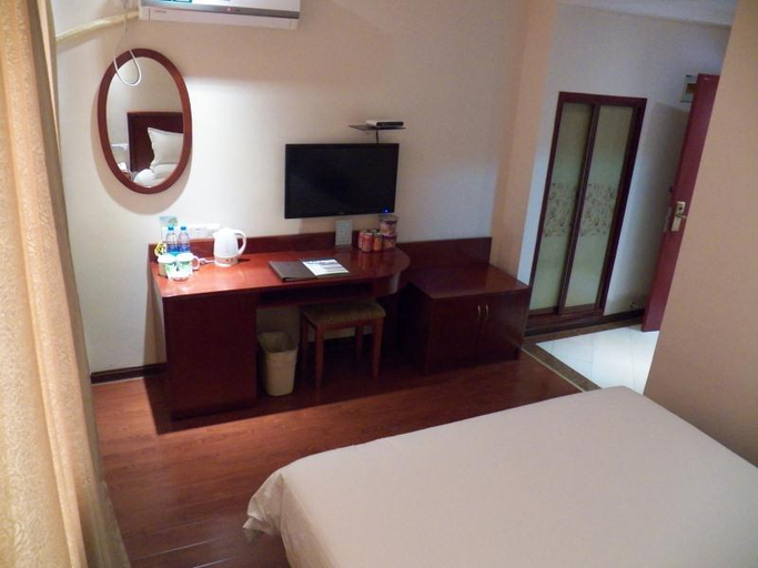 Bedroom 2, GreenTree Inn Yangzhou Jiangdu Development Zone Daqiao Town Express Hotel, Yangzhou