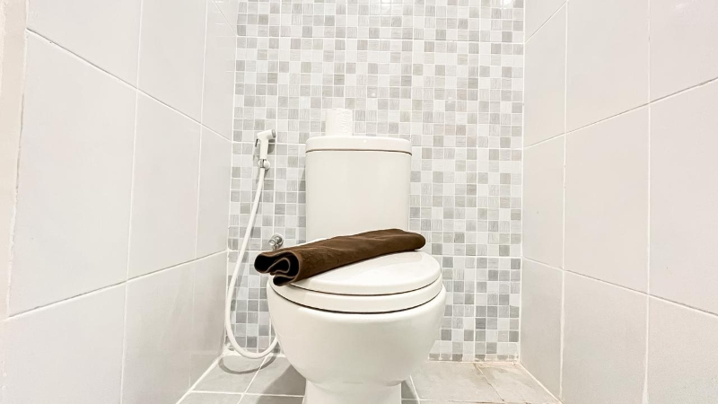 Bathroom 5, Warm Studio Apartment Tokyo Riverside PIK 2 By Travelio, Tangerang