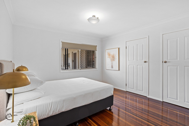 Bedroom 2, Windsor Cosy 2-bedroom Unit in Quiet Neighborhood, Windsor