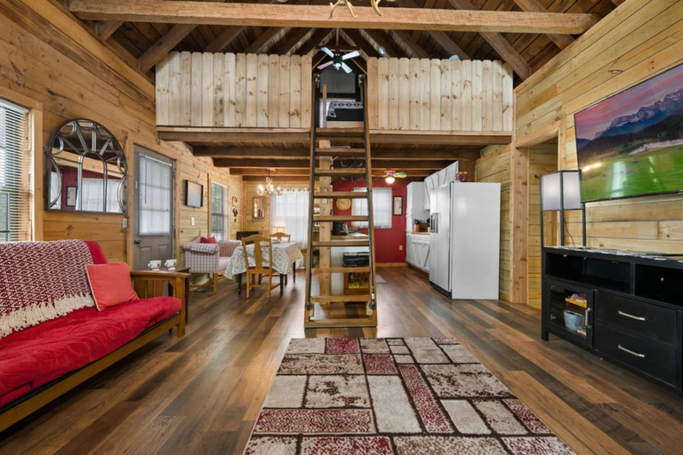Room 3, Smoky Mountain Cabin With Stunning Views, Sevier