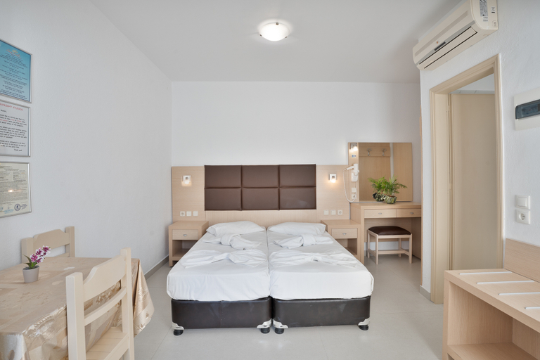 Bedroom 3, Sunlight studios, South Aegean