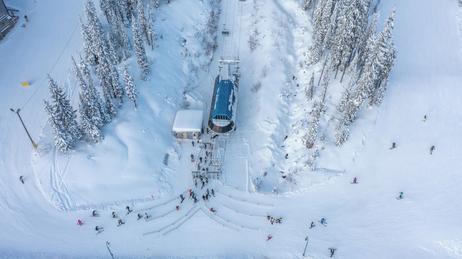 Ski hill 2, Raven's Nest - Mtn View & Hot Tub, Kootenay Boundary