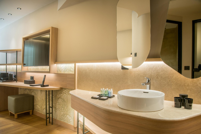 Bathroom 4, Senseana Sea Side Resort & Aquadventure - All Inclusive, Crete