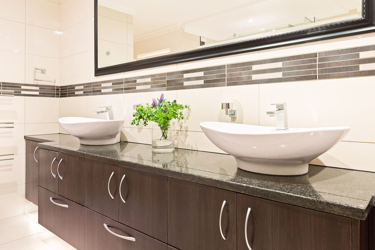 Bathroom 4, Tenos On Calypso 12, West Coast