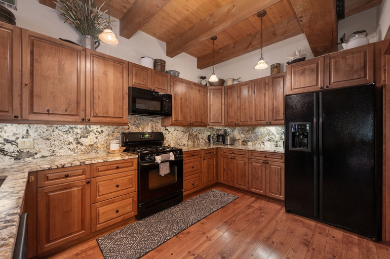 Private kitchen 4, 19th Hole 3 Bedroom Cabin, Grand