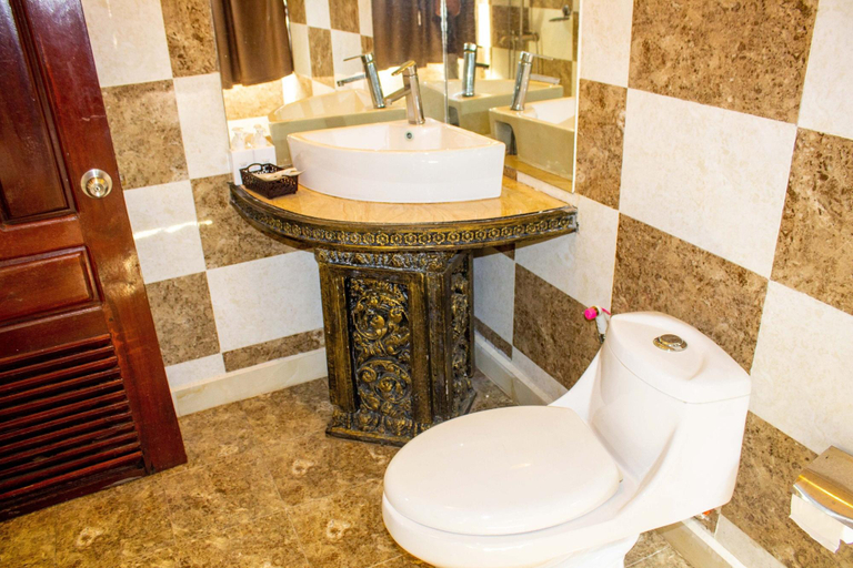 Bathroom 4, Le Hotel Hotel, Phnom Penh
