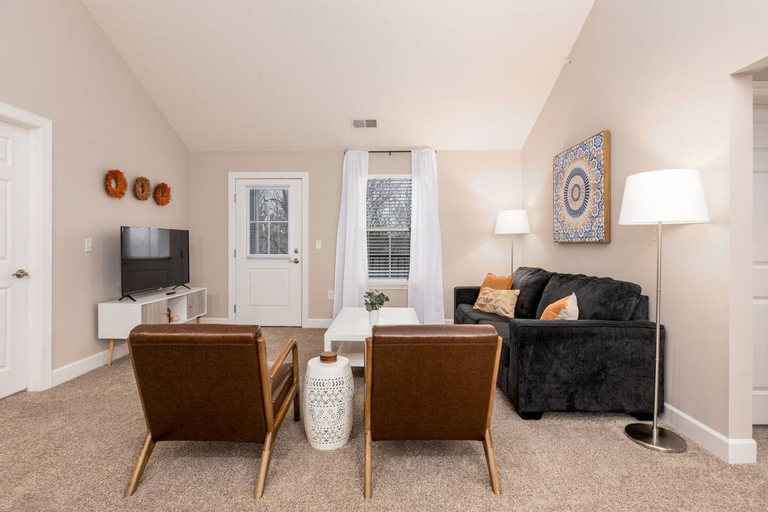 Room 3, Woodland Penthouse 2BR W D Pool Gym Walkable, Delaware