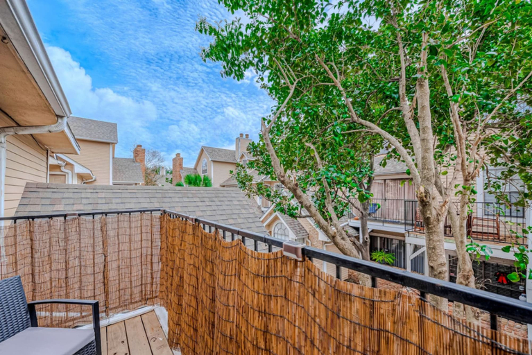 Terrace/patio, Upscale 1BR Condo in Med Center, Houston