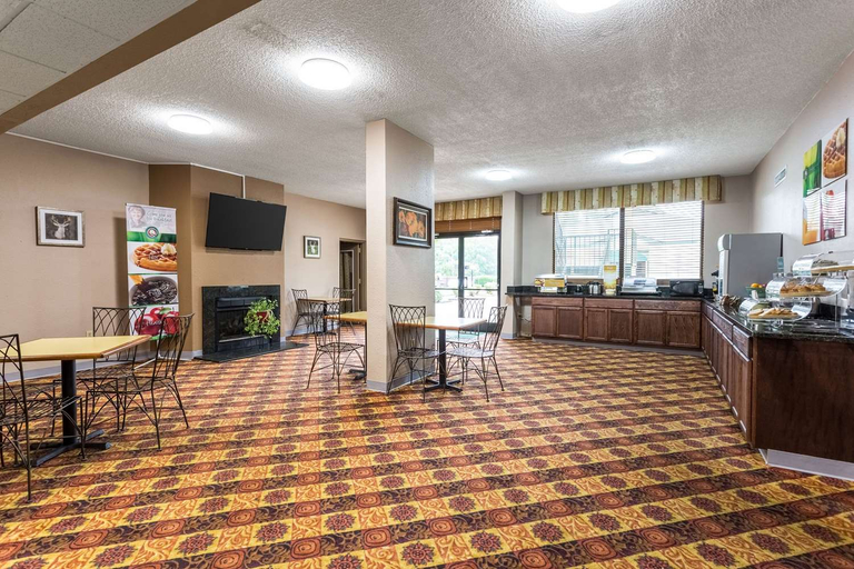 Food & Drinks 4, Quality Inn Heber Springs, Cleburne