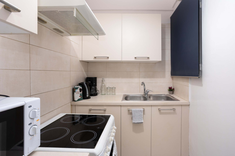 Others 2, Central Athens Fully-equipped Getaway in Victoria, Attica