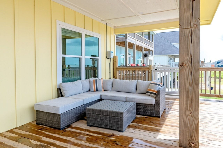 Terrace/patio 3, Sandpiper Cove 4 Bedroom Home by RedAwning, Galveston