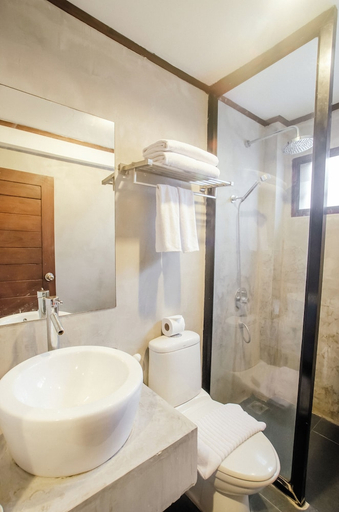 Bathroom 4, LILU PAI, Pai