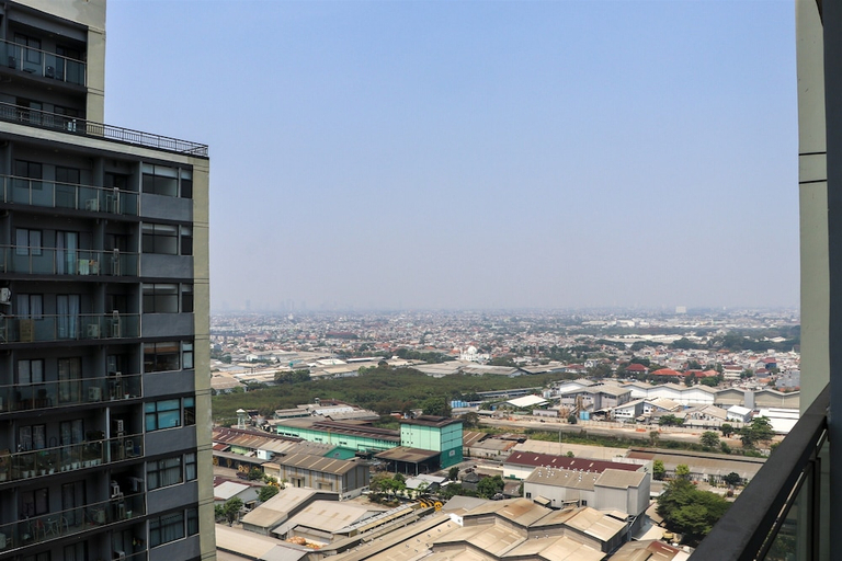 Exterior & Views 2, Spacious And Homey Studio At Daan Mogot City Apartment, West Jakarta