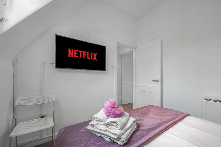 Room 2, Mortimer s Mood - Fitzrovia - by Frankie Says, London