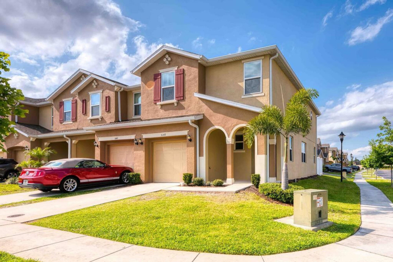 BBQ/picnic area, Super Chic-4 Bedroom Townhome IN Disney Area, Osceola