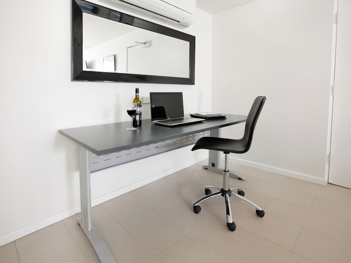 Others 5, Hamilton Executive Apartments, Newcastle - Throsby
