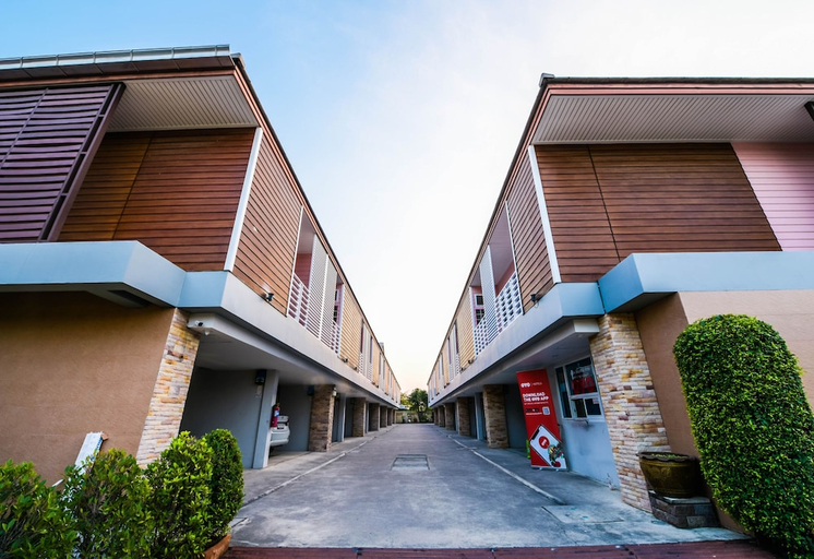 Exterior 5, Bangsean Hotel, Muang Chon Buri