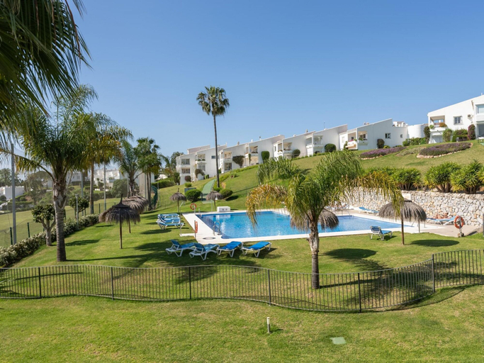 Others 2, Azahara1 Beautiful Apartment Frontline Golf, Málaga