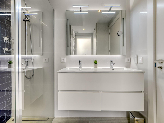 Bathroom 4, Apartment in Roses near Rock Beach, Girona