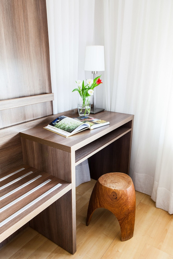 Others 5, Hotel Victorie, Amsterdam