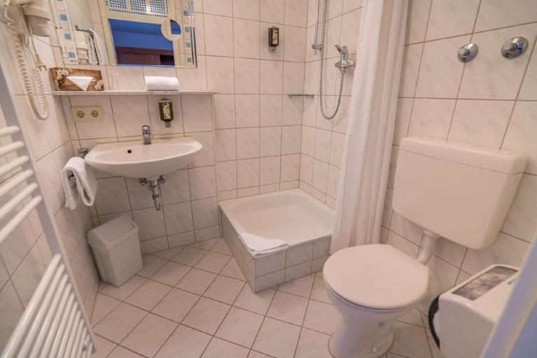Bathroom 4, Residenzhotel Stuttgart Airport, Sure Hotel Collection by BW, Böblingen