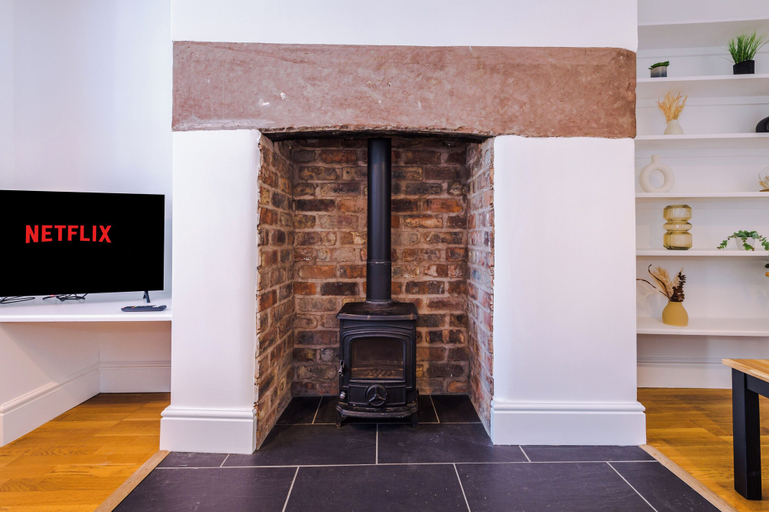 Living area 4, 62 Handbridge, Cheshire West and Chester
