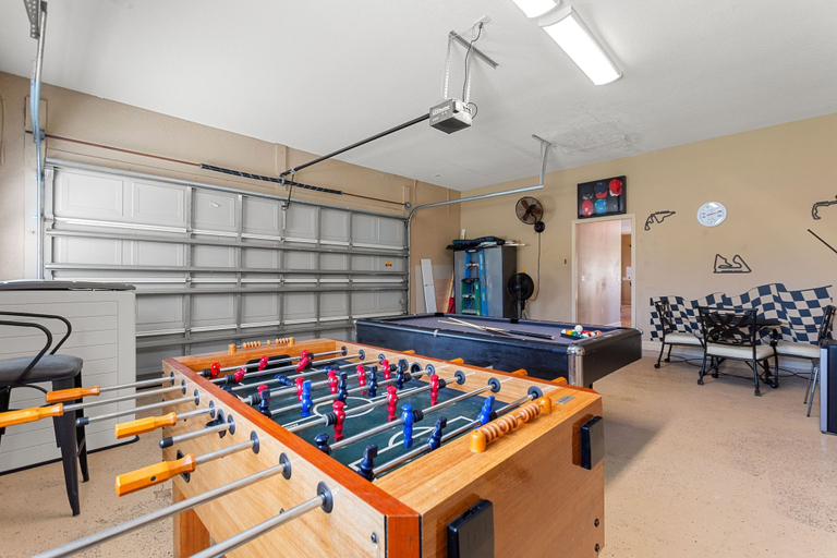 Food & Drinks, 6 Bed, 2 Suites, Pool, Spa, Games Room #800 6 Bedroom Villa, Polk