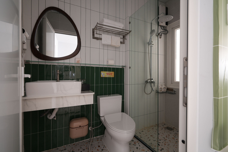 Bathroom 5, Grace Apartment 3, Phú Nhuận