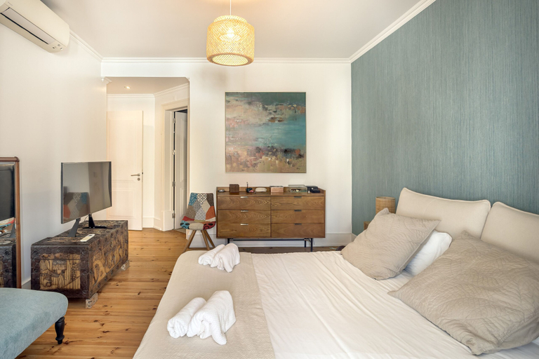 Room 4, Grand Central Apartment by Homing, Lisbon