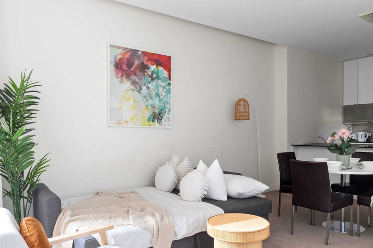 Interior 4, A Stylish & Central 2BR Apt Near Flinders Station, Melbourne
