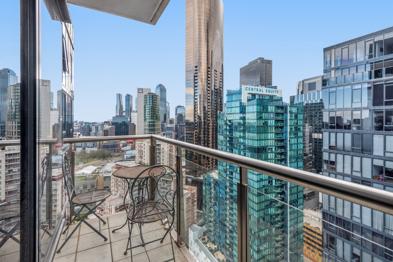 Others 2, Luxe 2-bed Apartment With River Views Near Casino, Melbourne