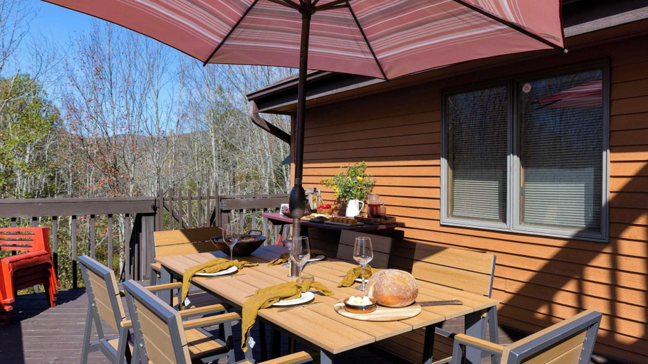 Interior 2, Secluded Retreat w/ Pool, Hot Tub, Fire Pit, Views Windham Mountain House, Greene