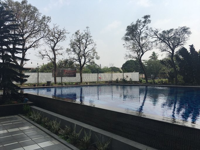 Exterior, Homey 2Br Apartment At The Edge Bandung, Cimahi