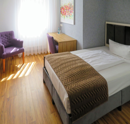 Bedroom 4, Hotel Russmann, Aschaffenburg