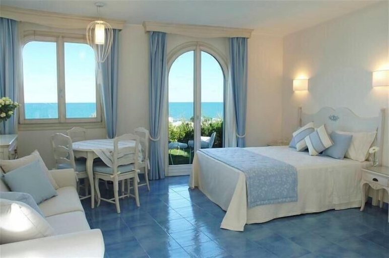 Bedroom 5, Baia Delphis Resort, Chieti