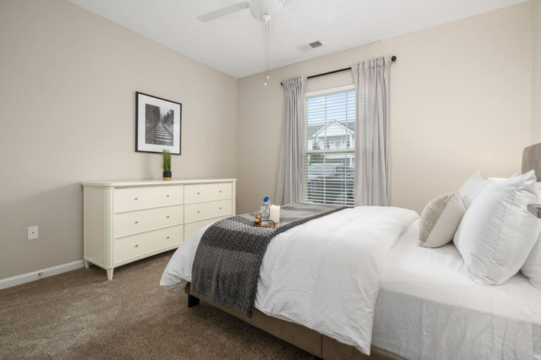 Room 5, Ground Floor 2BR w Lux Amenities At Albany Glen, Franklin